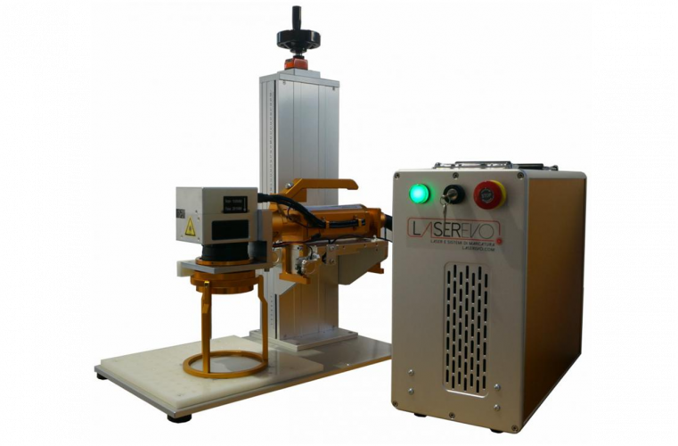 Pulsní vláknový laser LASEREVO GOLD LINE pro stolní i ruční značení.