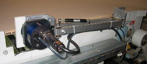 Značení na hranách desek technologií REA JET DOD