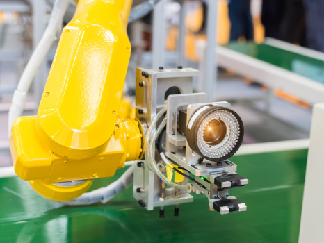 Měření a kontrola: Robotická kontrola vyvrtaných otvorů.
