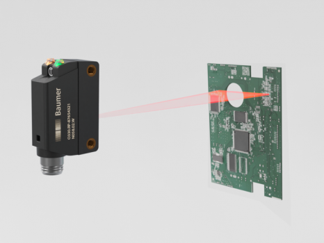 Optické snímače Baumer O330 s linkovým paprskem spolehlivě detekují i tvarově náročnější nebo perforované objekty.