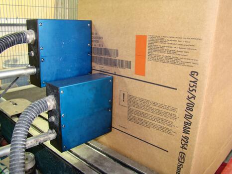 REA JET GK umožňuje kaskádovité seskupení tiskových hlav pro velká značení.