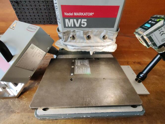 Jednoduchá instalace a bohaté příslušenství čteček IDC230 umožňuje snadnou integraci.