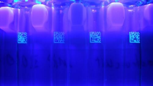 Tisk DataMatrix kódu na zkumavky bezkontaktním tiskem REA JET HR.