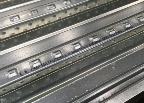 Inkoustový tisk na hliníkové profily technologií REA JET HR.