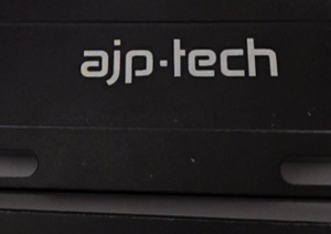 Značení lakovaného kovu.